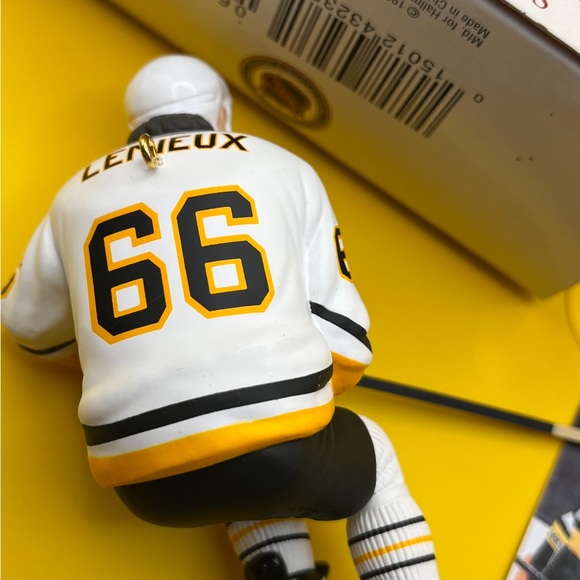 2355 - AMT NFL Mario Lemieux Handcrafted Hallmark 1998 Ornament + Card - Picture 14 of 16